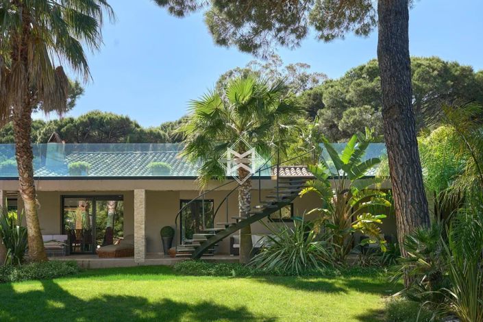 Image No.7-5 Bed House for sale