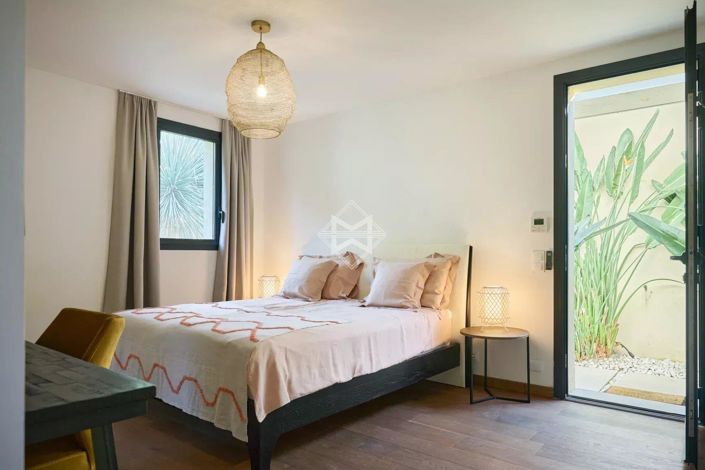 Image No.15-6 Bed House for sale