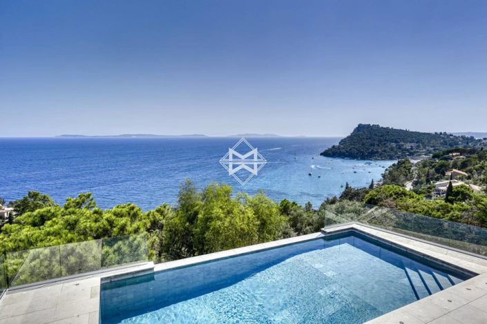 Image No.1-4 Bed House for sale