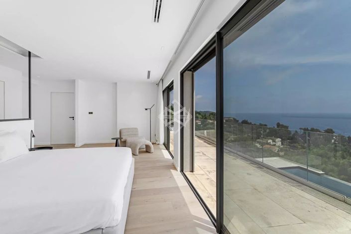 Image No.16-4 Bed House for sale