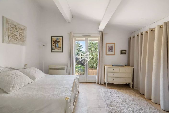 Image No.9-2 Bed House for sale