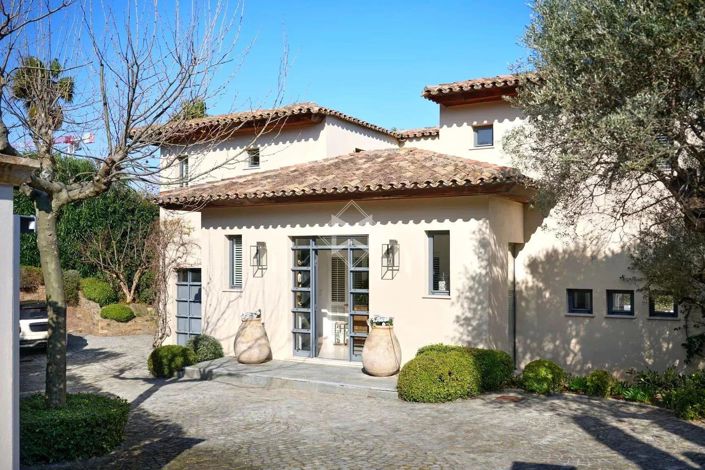 Image No.1-3 Bed House for sale