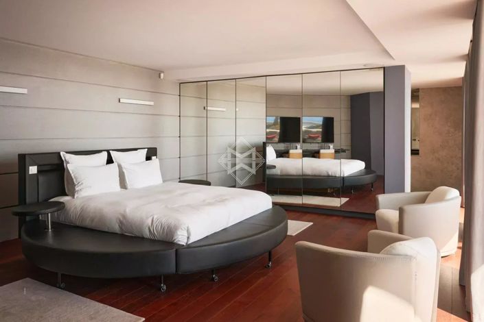 Image No.12-5 Bed House for sale