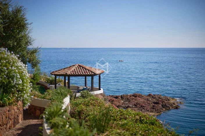 Image No.7-5 Bed House for sale