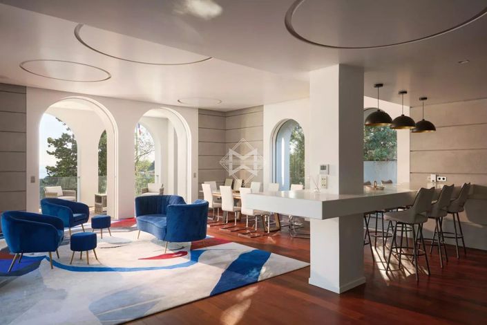 Image No.9-5 Bed House for sale