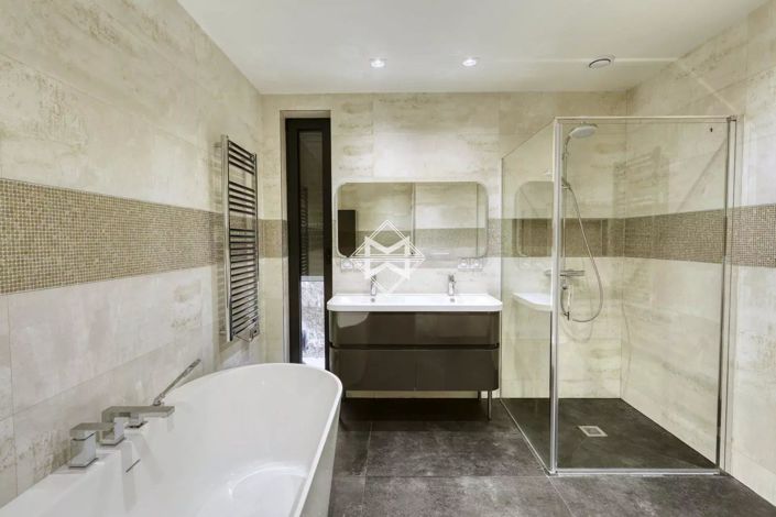 Image No.11-4 Bed House for sale