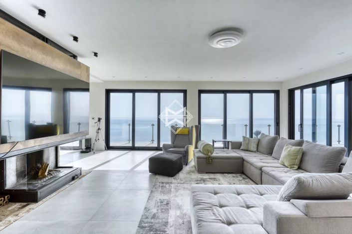 Image No.5-4 Bed House for sale