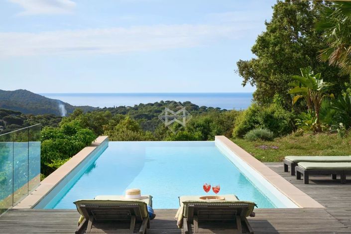 Image No.2-6 Bed House for sale