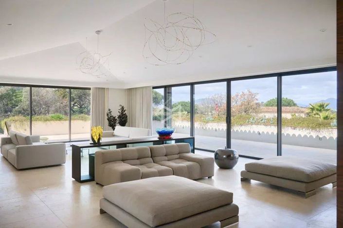 Image No.5-5 Bed House for sale