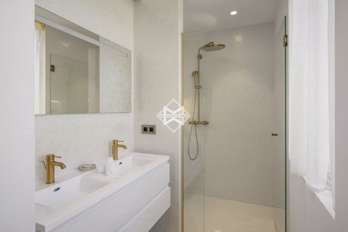 Image No.11-5 Bed House for sale