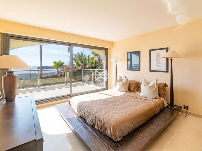 Image No.14-3 Bed House for sale