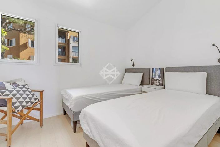 Image No.10-2 Bed House for sale