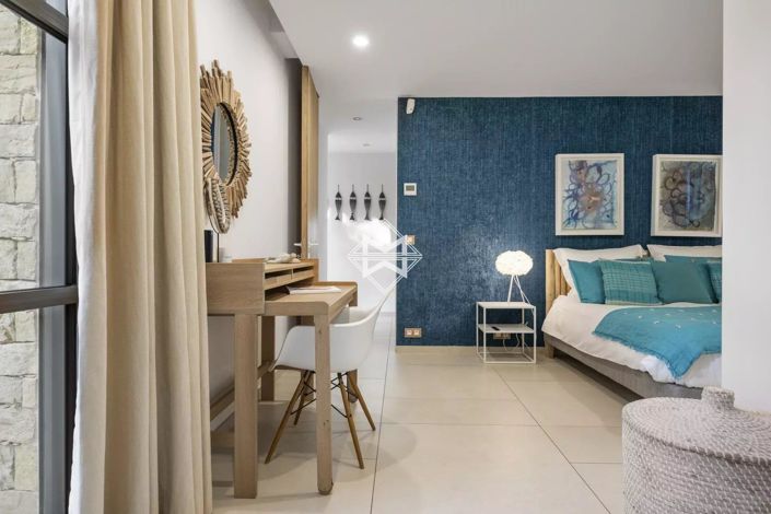 Image No.11-5 Bed House for sale