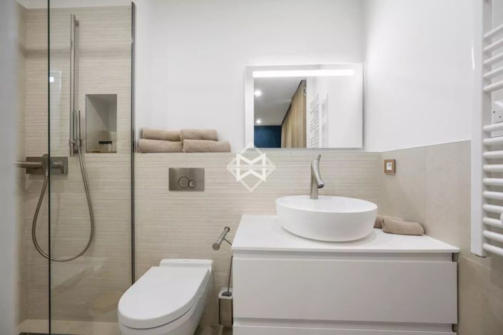 Image No.12-5 Bed House for sale