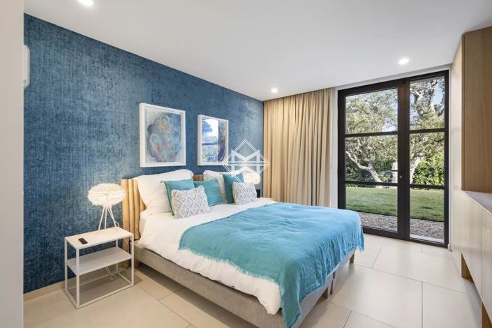 Image No.13-5 Bed House for sale