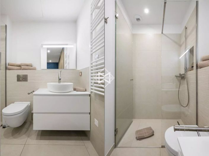 Image No.14-5 Bed House for sale