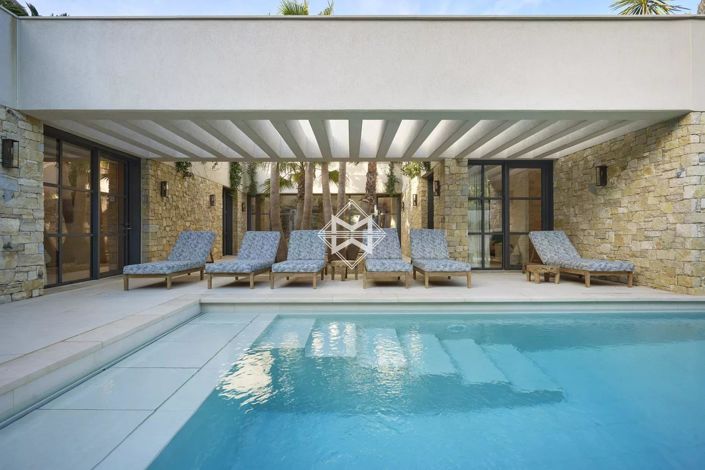 Image No.5-5 Bed House for sale