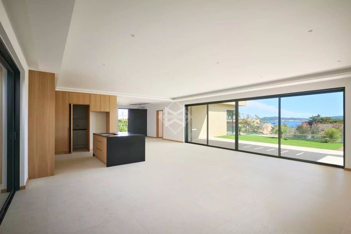 Image No.7-Maison de 4 chambres à vendre à Sainte-Maxime