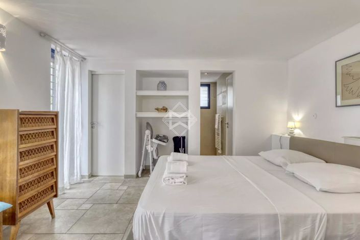 Image No.12-4 Bed House for sale