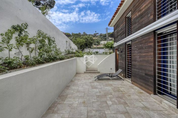 Image No.8-4 Bed House for sale