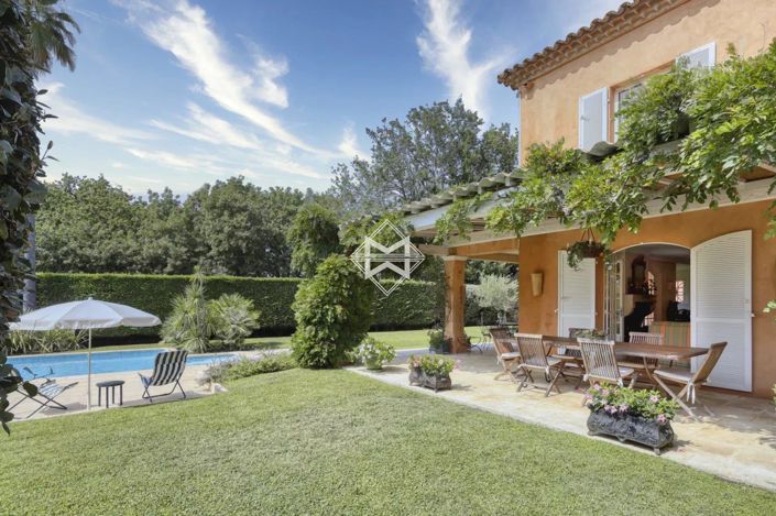 Image No.1-6 Bed House for sale