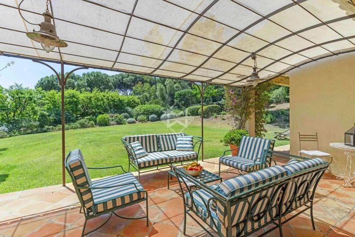 Image No.8-6 Bed House for sale