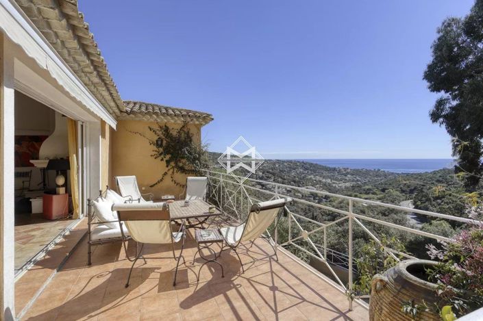 Image No.2-4 Bed House for sale