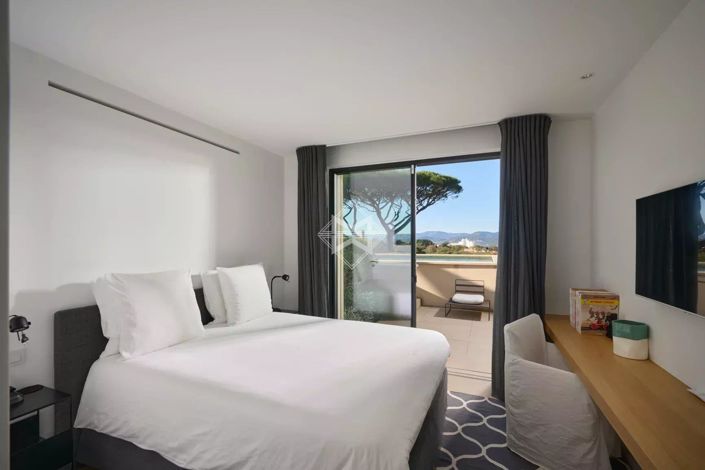 Image No.12-5 Bed House for sale