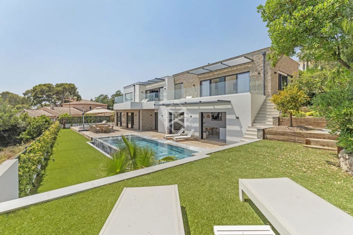 Image No.1-4 Bed House for sale