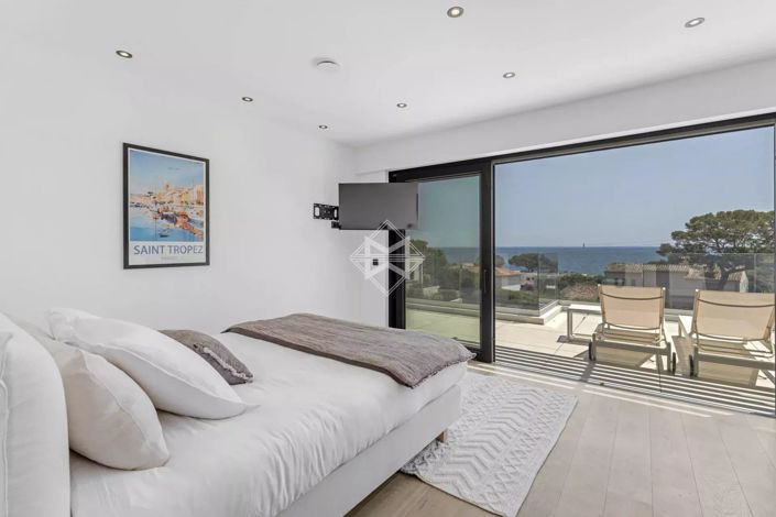 Image No.9-4 Bed House for sale