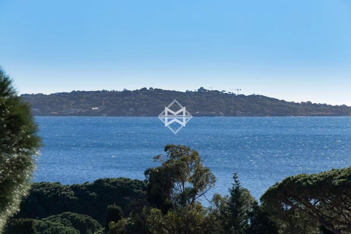 Image No.2-Maison de 4 chambres à vendre à Sainte-Maxime