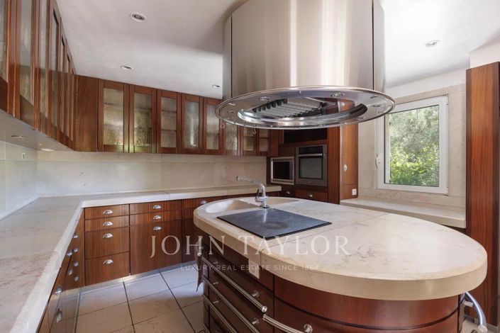 Image No.10-5 Bed House for sale