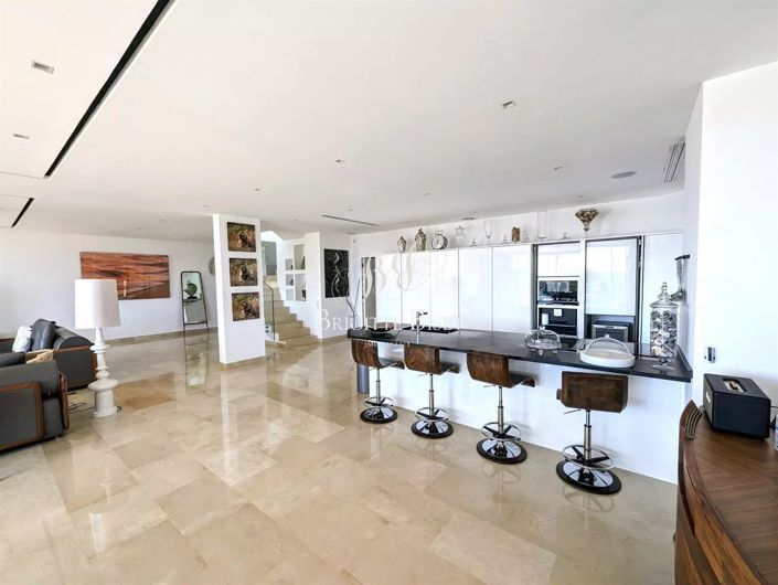 Image No.11-5 Bed Apartment for sale