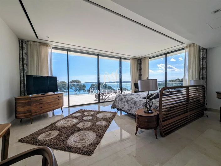 Image No.15-5 Bed Apartment for sale