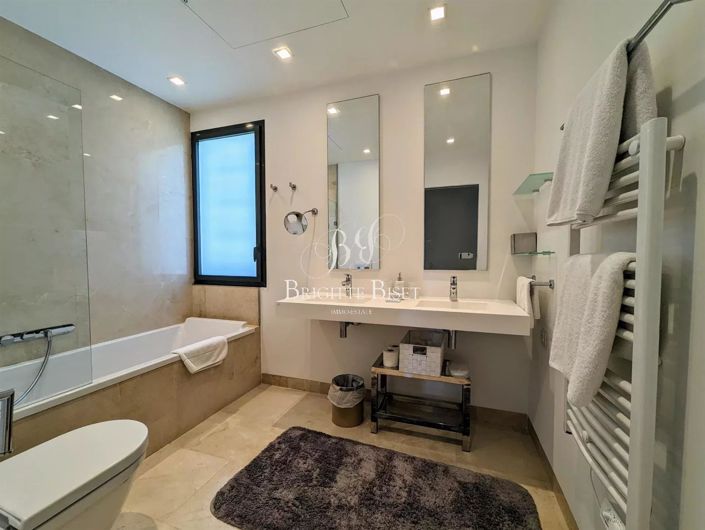 Image No.18-5 Bed Apartment for sale