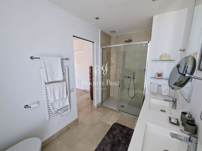 Image No.20-5 Bed Apartment for sale