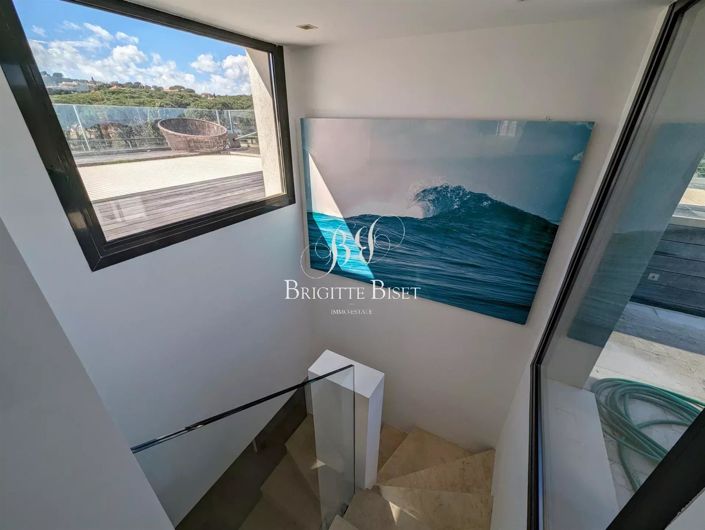 Image No.21-5 Bed Apartment for sale