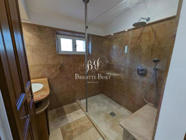 Image No.15-4 Bed House for sale