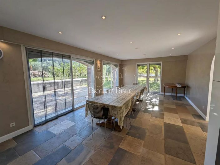 Image No.6-4 Bed House for sale