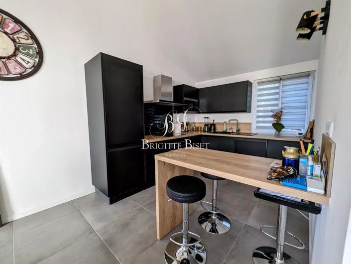 Image No.11-3 Bed House for sale