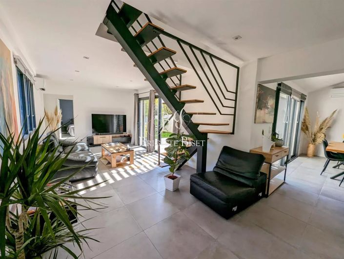 Image No.22-3 Bed House for sale