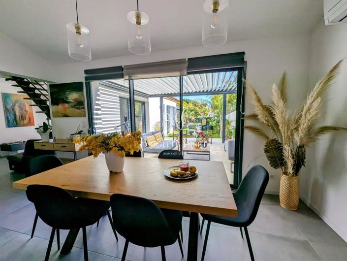 Image No.9-3 Bed House for sale