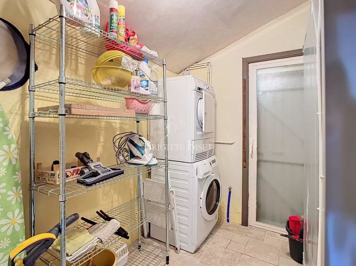 Image No.11-3 Bed House for sale