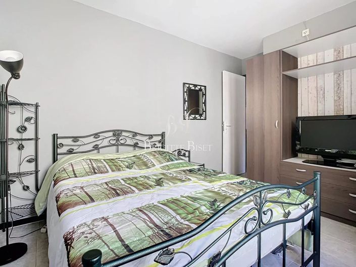 Image No.15-3 Bed House for sale