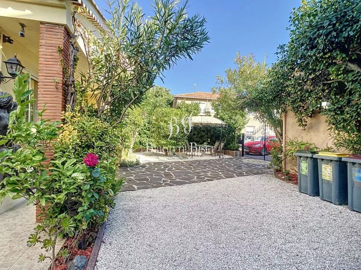 Image No.6-3 Bed House for sale