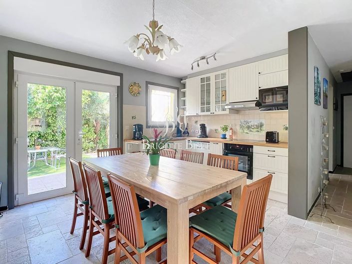 Image No.7-3 Bed House for sale