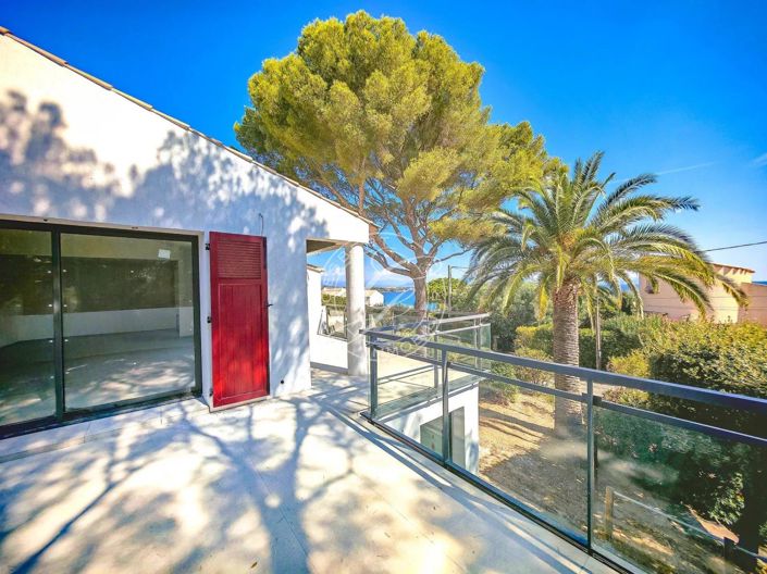 Image No.1-3 Bed House for sale