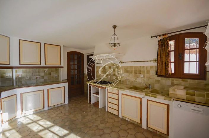 Image No.8-4 Bed House for sale