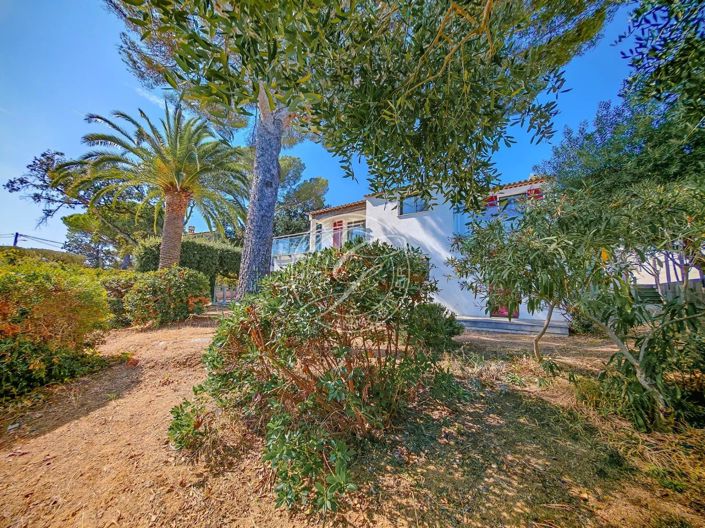 Image No.1-3 Bed House for sale