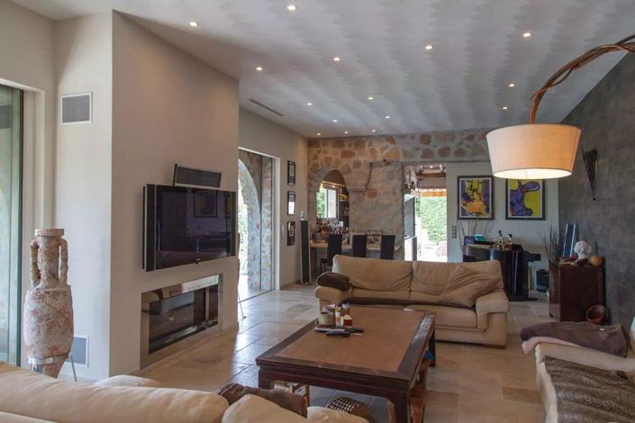 Image No.7-5 Bed House for sale